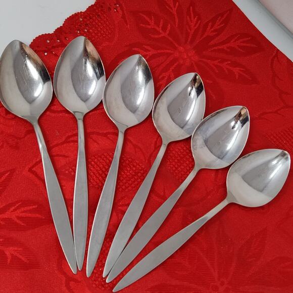 6 Oneida Oneidacraft Deluxe Stainless Wintersong Table Spoons - Picture 2 of 12